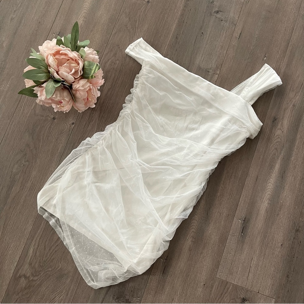 New Pink Lily Romantic White Mesh Swiss Dot Off Shoulder Dress - Picture 4 of 8